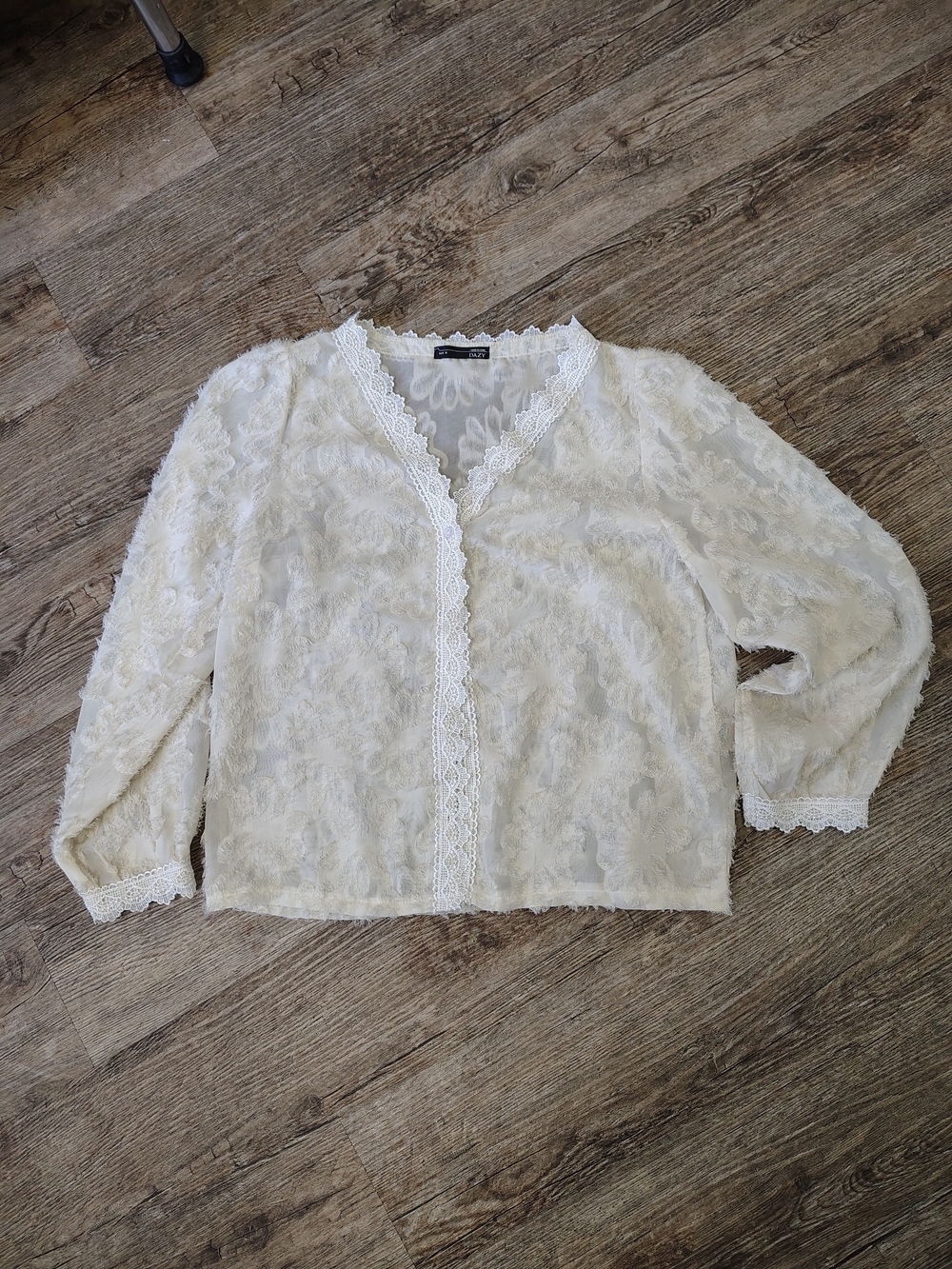 Dazy Lace Trim Ivory Textured V-Neck Button Up Top M Semi Sheer Soft Girl